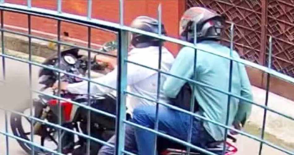 রাজশাহীতে চোখে মরিচের গুঁড়া ছিটিয়ে ১০ লাখ টাকা ছিনতাই